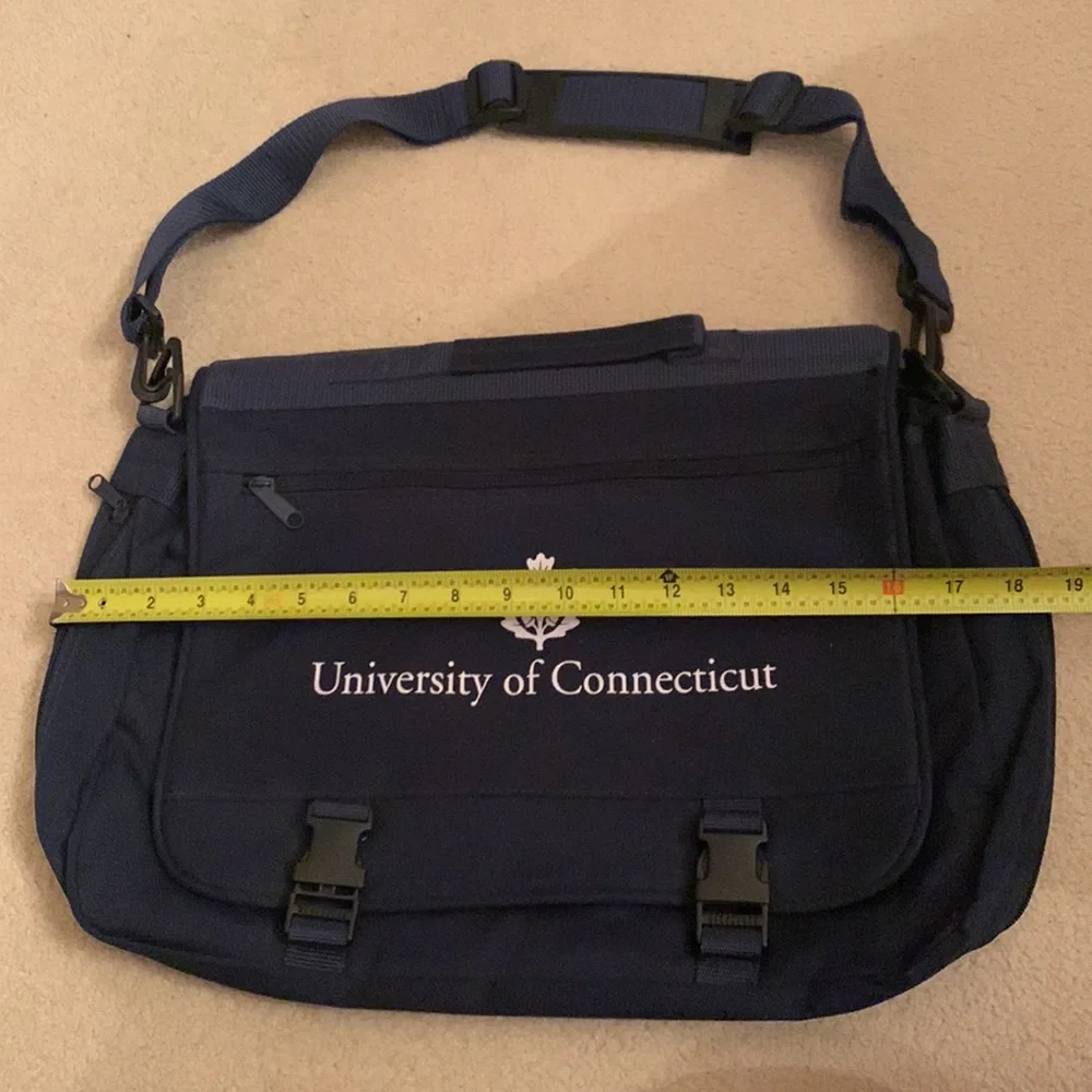 UCONN University of Connecticut messenger bag NWOT